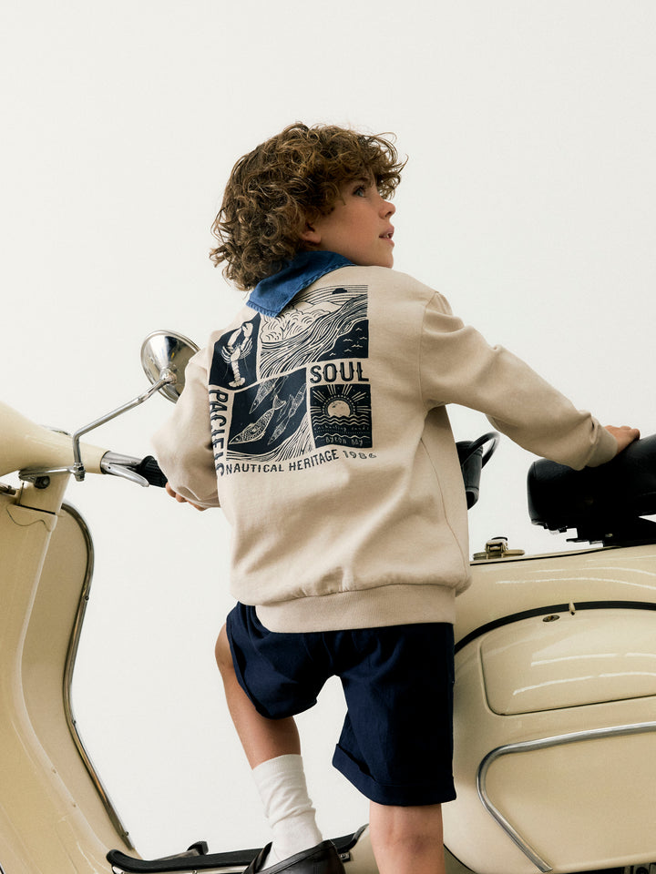 Beige crewn neck tröja med stort snyggt backprint tryck på ryggen. Sweatshirt till kille, pojke från Name it.
NKMFYLIMMO LS NREG SWEAT UNB
13241618
