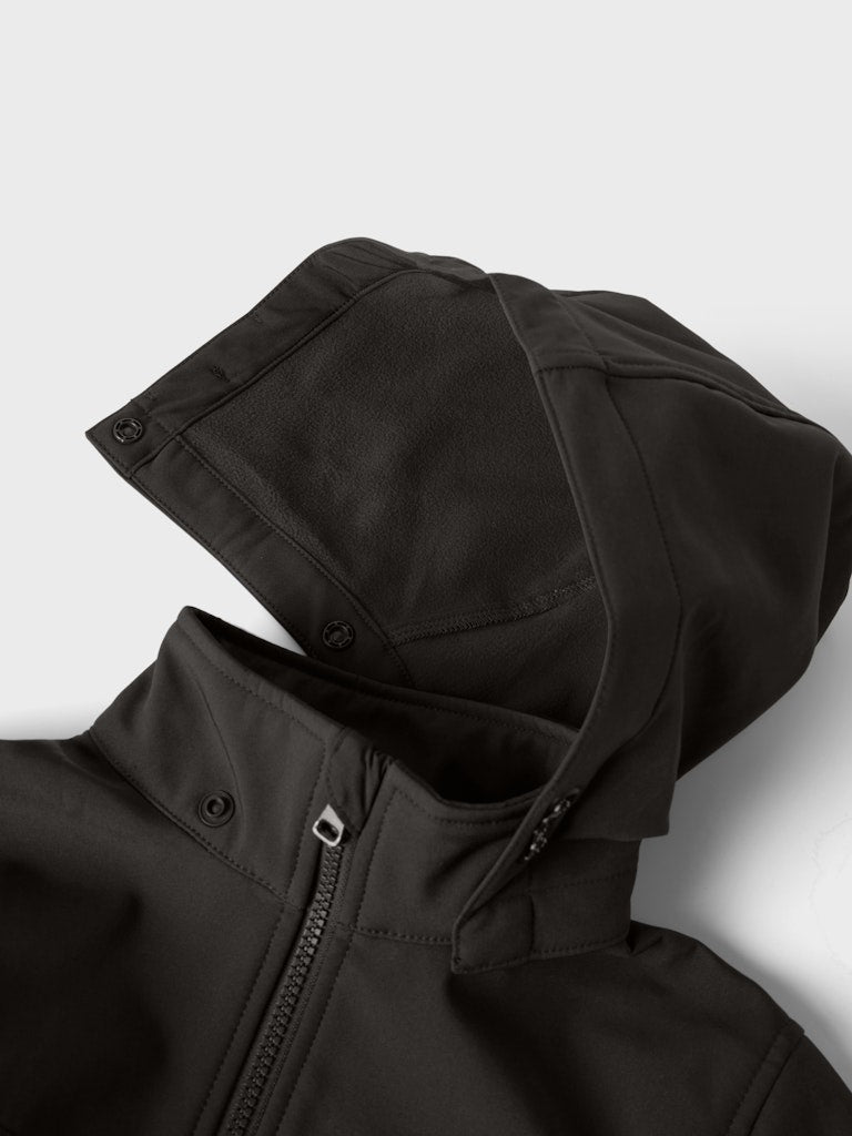 Svart softshell jacka, vind och vattentät. Skal jacka till pojke och flicka från Name it.
NKMALFA08 SOFTSHELL JKT COOL BLOCK FO
13236573