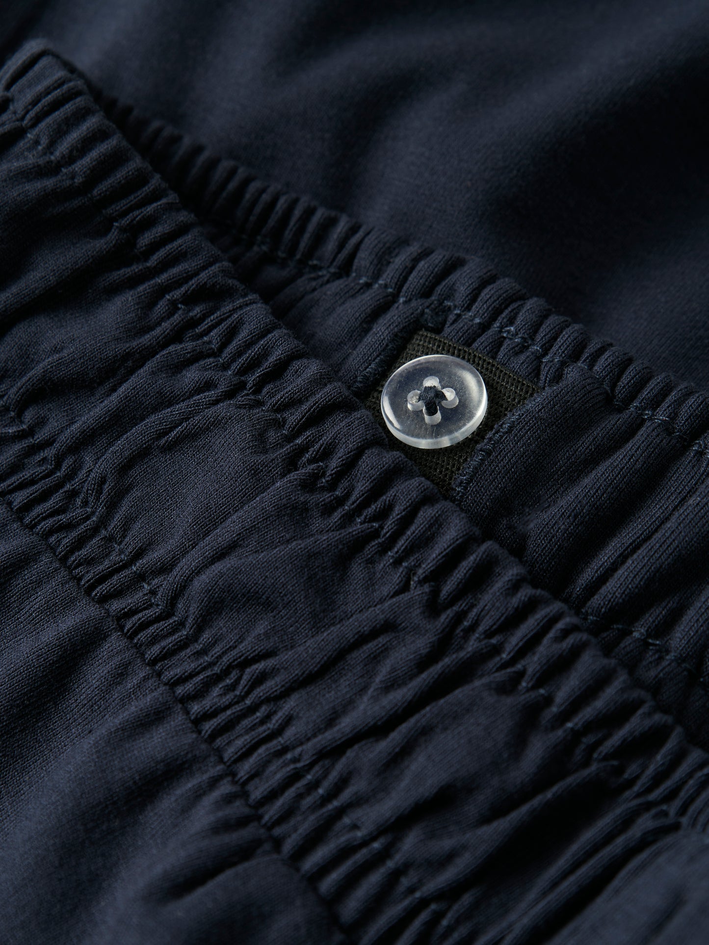 Mörk blå culotte byxa till ficka. Tjej byxor kort modell, perfekt för varma sommar dagar. 
NKFVULOTTE CULOTTE PANT
13227481