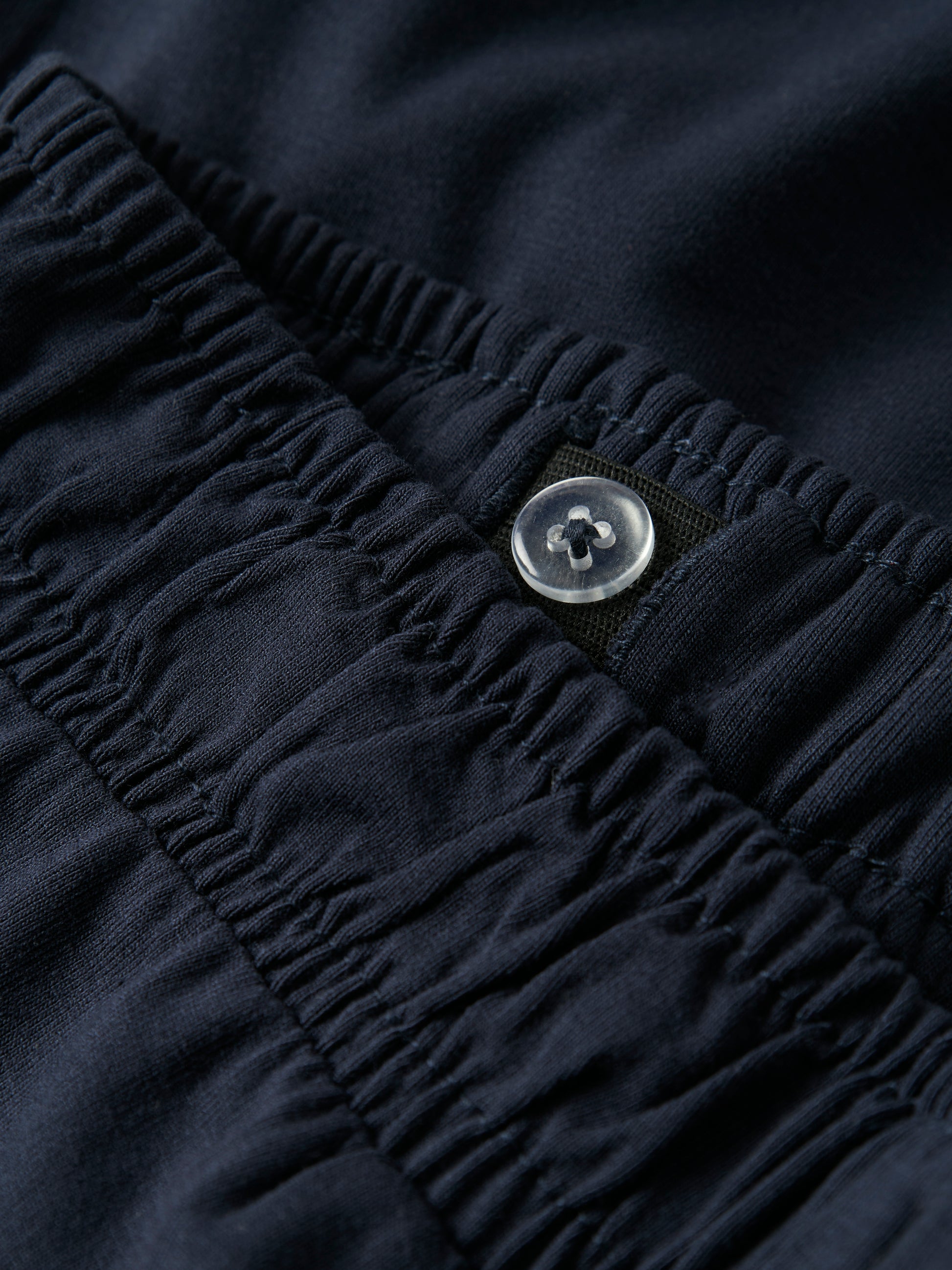 Mörk blå culotte byxa till ficka. Tjej byxor kort modell, perfekt för varma sommar dagar. 
NKFVULOTTE CULOTTE PANT
13227481