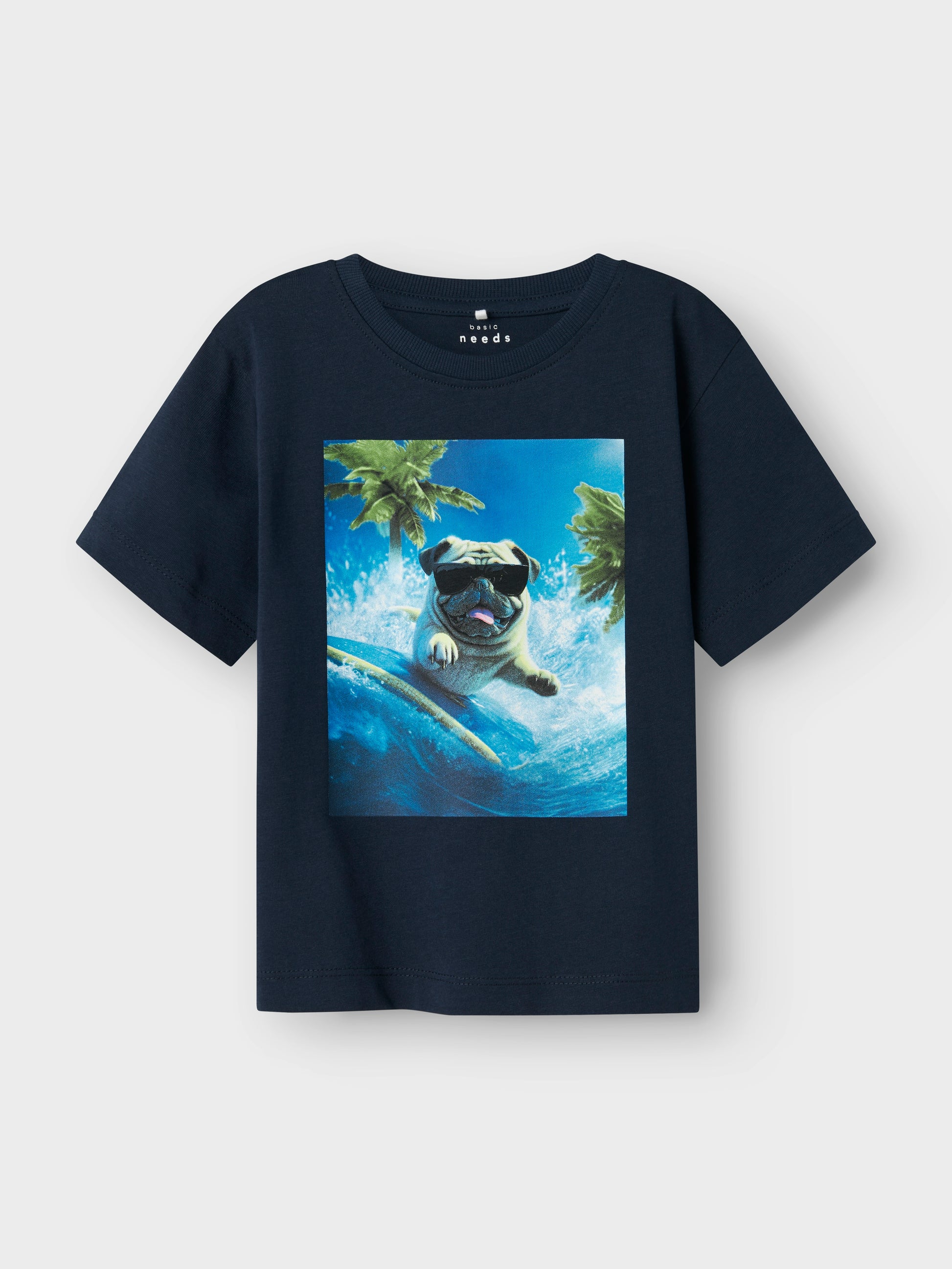 Kortärmad blå t-shirt till pojke. Tröja med fotoprint av hund som surfar.
NMMVOTO SS NREG TOP
13241569