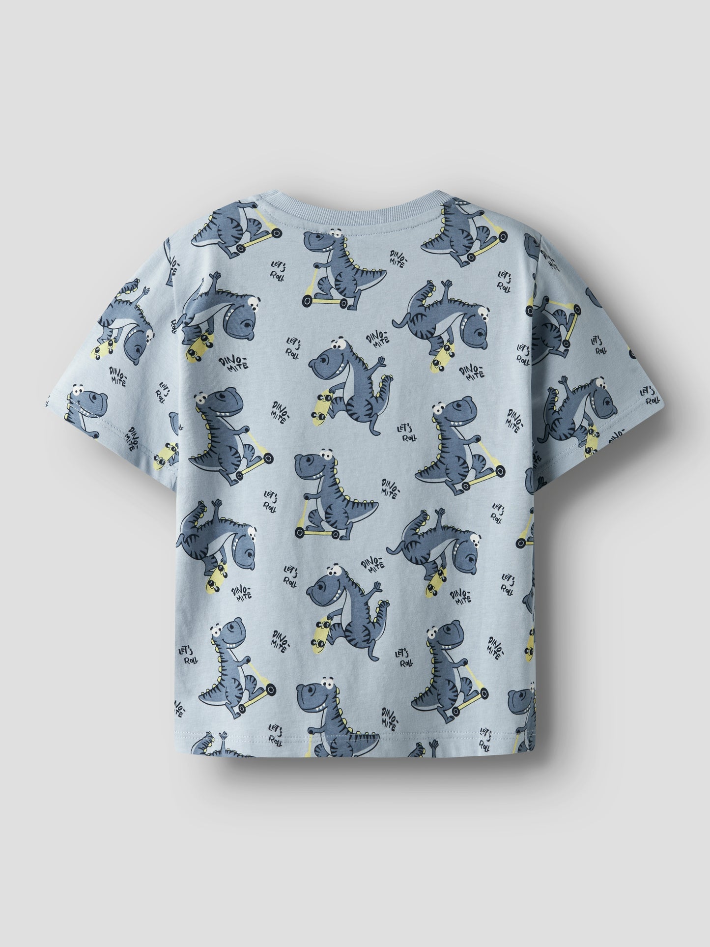 Dinosaurie t-shirt till pojke i ekologisk bomull. Kortärmad blå tröja med dino till liten kille.
NMMVALTHER SS NREG TOP
13241581