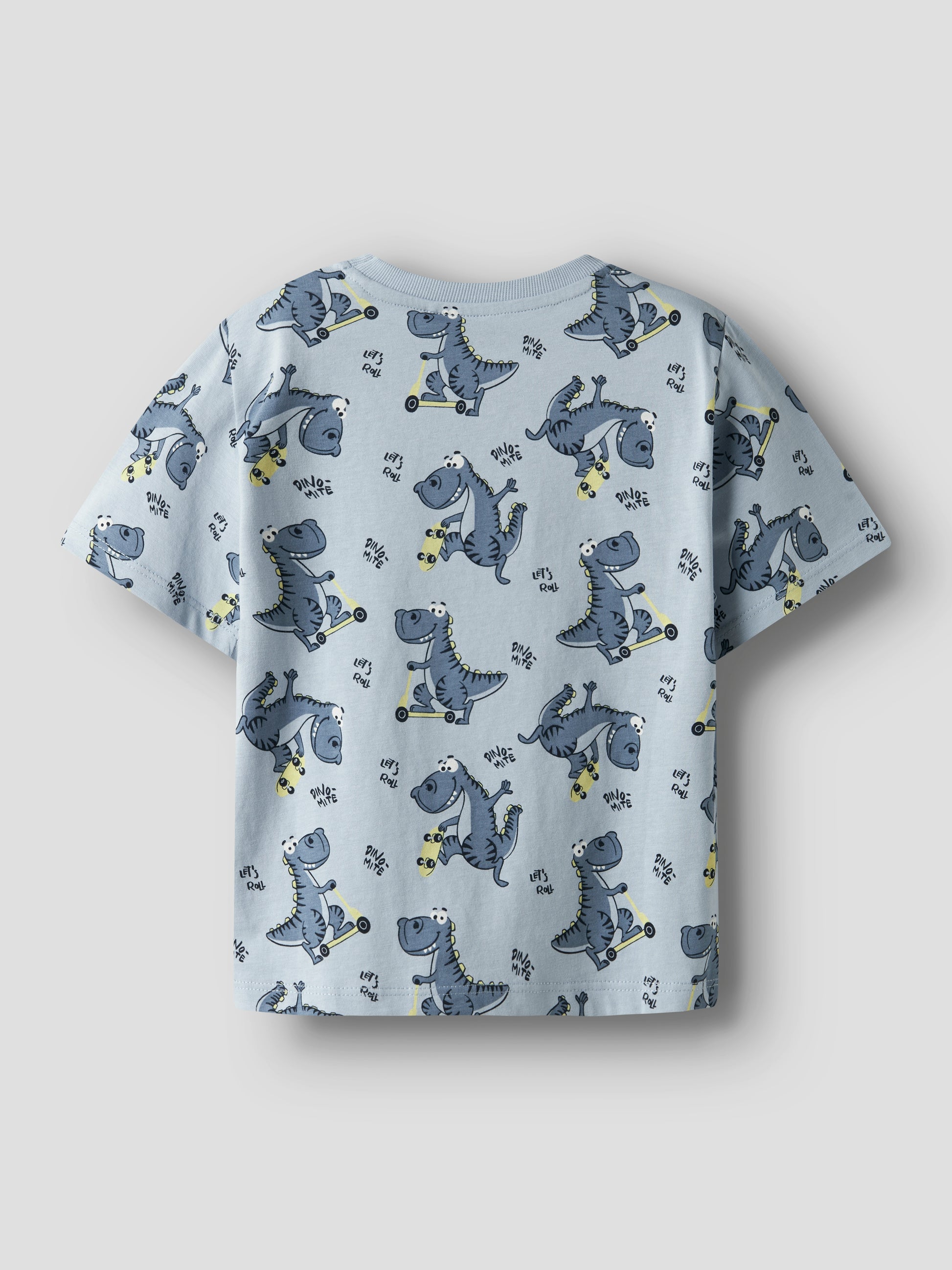 Dinosaurie t-shirt till pojke i ekologisk bomull. Kortärmad blå tröja med dino till liten kille.
NMMVALTHER SS NREG TOP
13241581