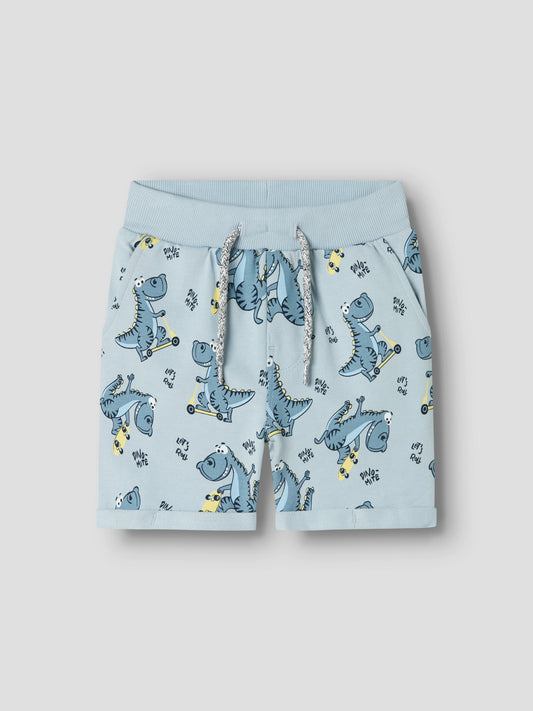 Söt mönstrad dinosaurie short till pojke. Sommar short till liten kille från Name it.
NMMVERMO AOP LONG SWE SHORTS UNB F NOOS
13215007
