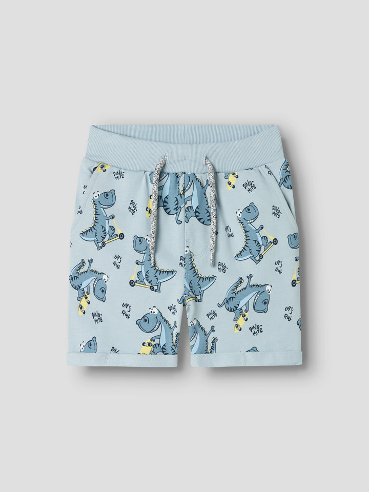 Söt mönstrad dinosaurie short till pojke. Sommar short till liten kille från Name it.
NMMVERMO AOP LONG SWE SHORTS UNB F NOOS
13215007
