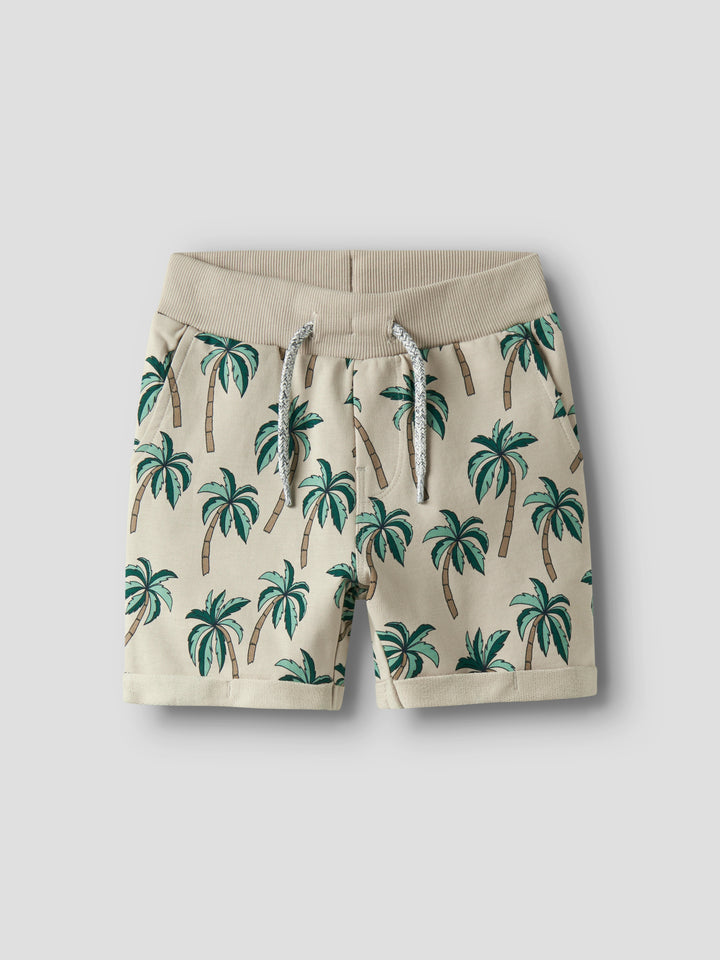 Beige mönstrad short med palmer till pojke. Sommar short till liten kille från Name it.
NMMVERMO AOP LONG SWE SHORTS UNB F NOOS
13215007