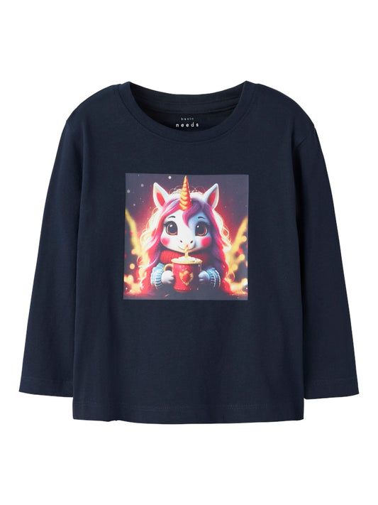 Långärmad blå t-shirt med söt unicorn. Tröja till flicka, tjej från Name it.
NMFVOTEA LS NREG TOP
13238407
