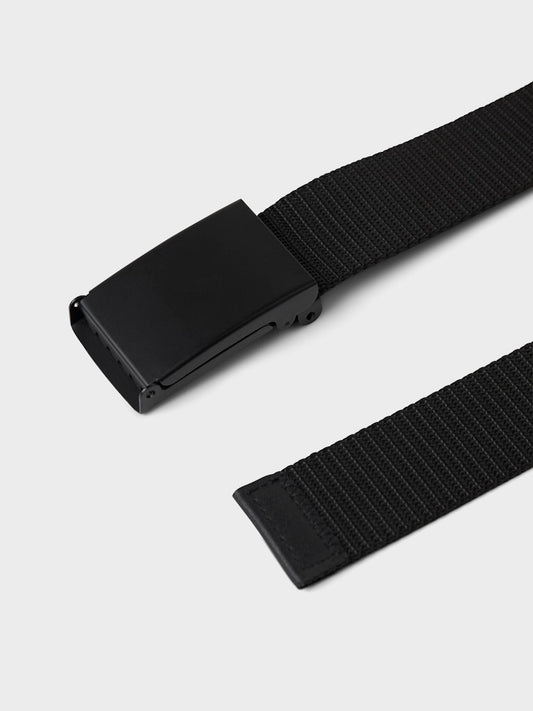 Svart skärp till pojke. Barn skärp till kille. Stort spänne, lätt att stänga och öppna. Bälte till ungdom, ungdomskläder.
NKMACC-RICK BELT
13227077