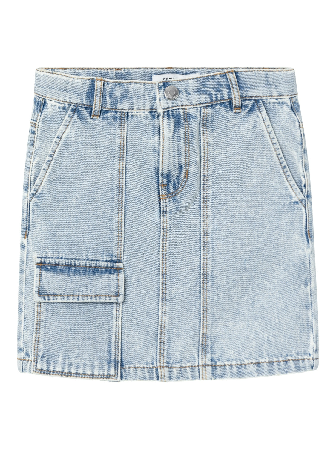 Snygg jeans kjol i tvättad look. Ficka på låret och flera snygga detaljer.