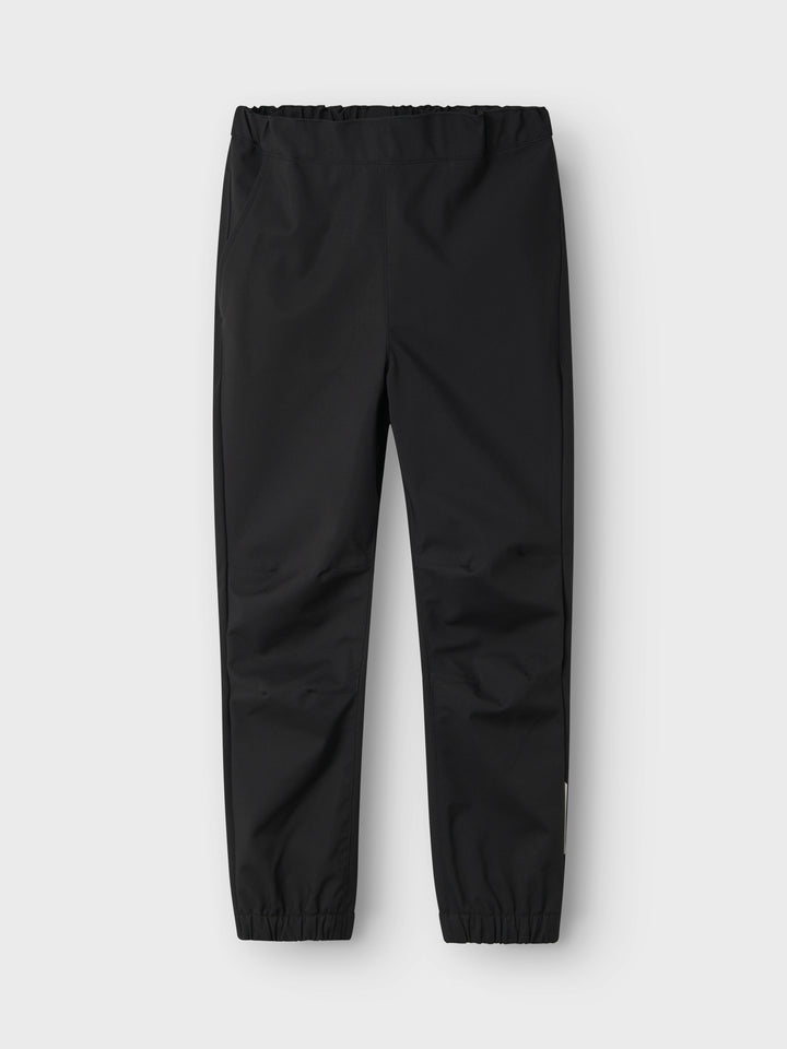Tunn svart softshell byxa till tjej och kille. Överdrags byxor till kille och tjej från Name it.
NKNALFALIGHT08 PANT REG FO NOOS
13236564