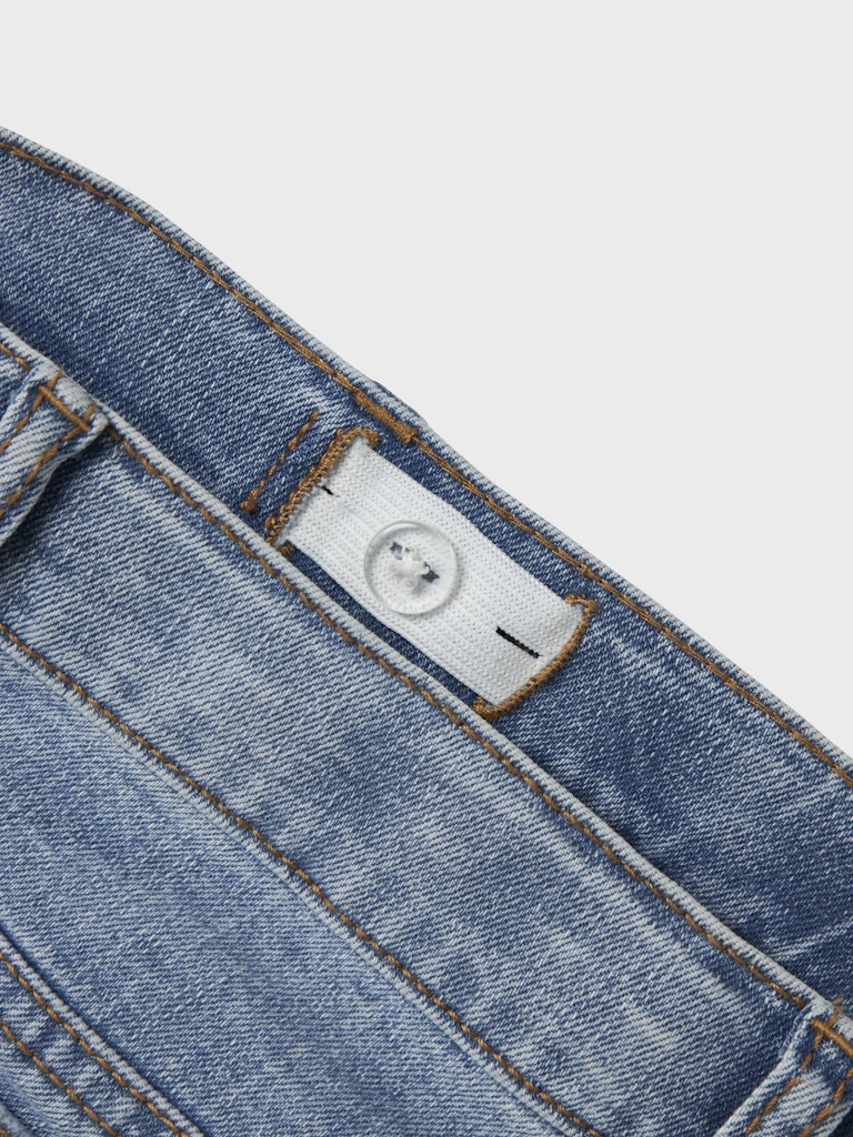 Snygg tjej jeans i boot skinny fit. Ljusblå jeans till flicka från Name it.
NKFPOLLY SKINNY BOOT JEANS 7563-QT K
13237178