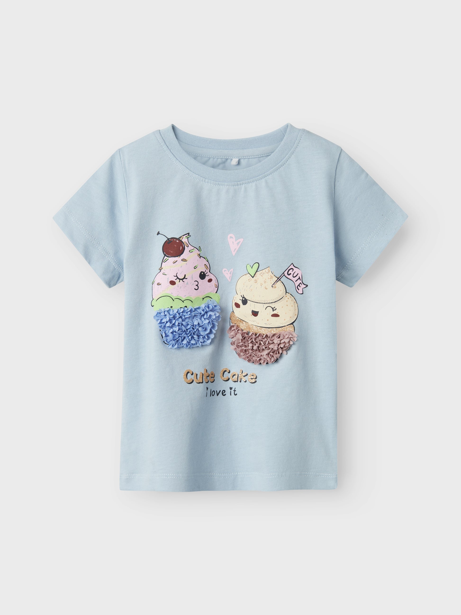 Kortärmad T-shirt till flicka. Blå topp med glitter och paljetter, Cupcakes. Ekologiska barnkläder från Name it.
NMFBETHANY SS TOP BOX
13237842