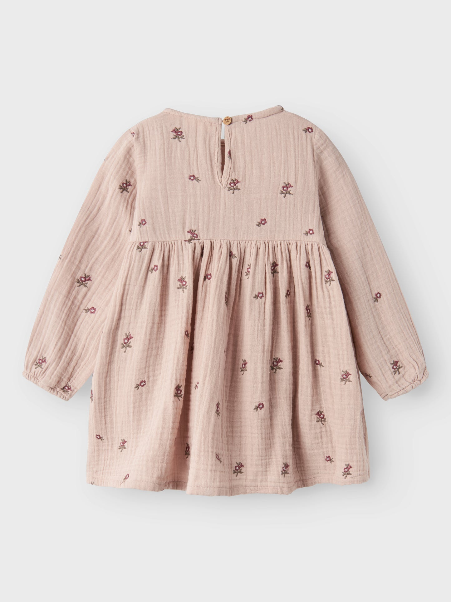 Rosa blommig långärmad klänning i ekologisk bomull till flicka.
NMFTAMINA LS LOOSE DRESS LIL
13238288