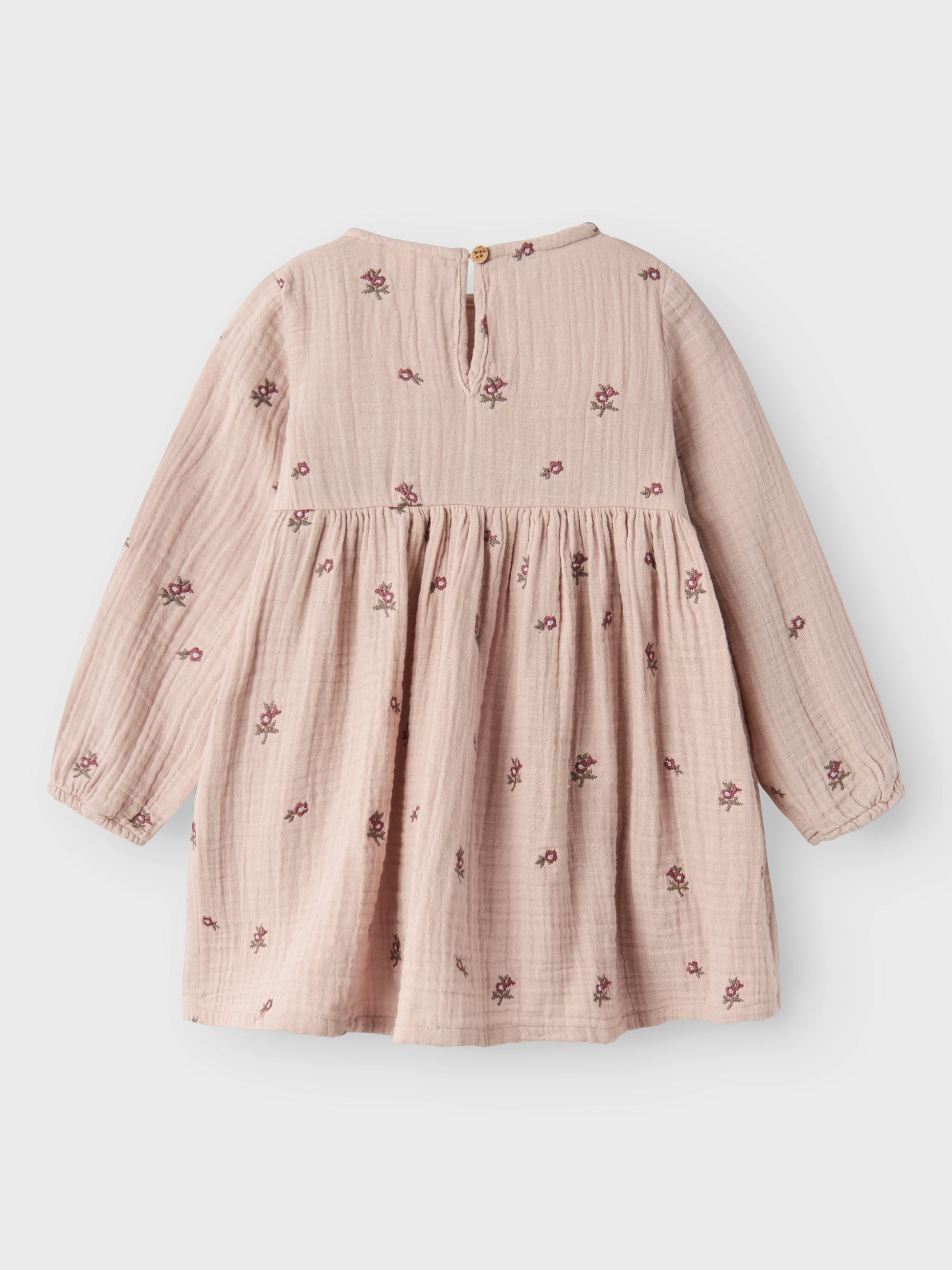 Rosa blommig långärmad klänning i ekologisk bomull till flicka.
NMFTAMINA LS LOOSE DRESS LIL
13238288