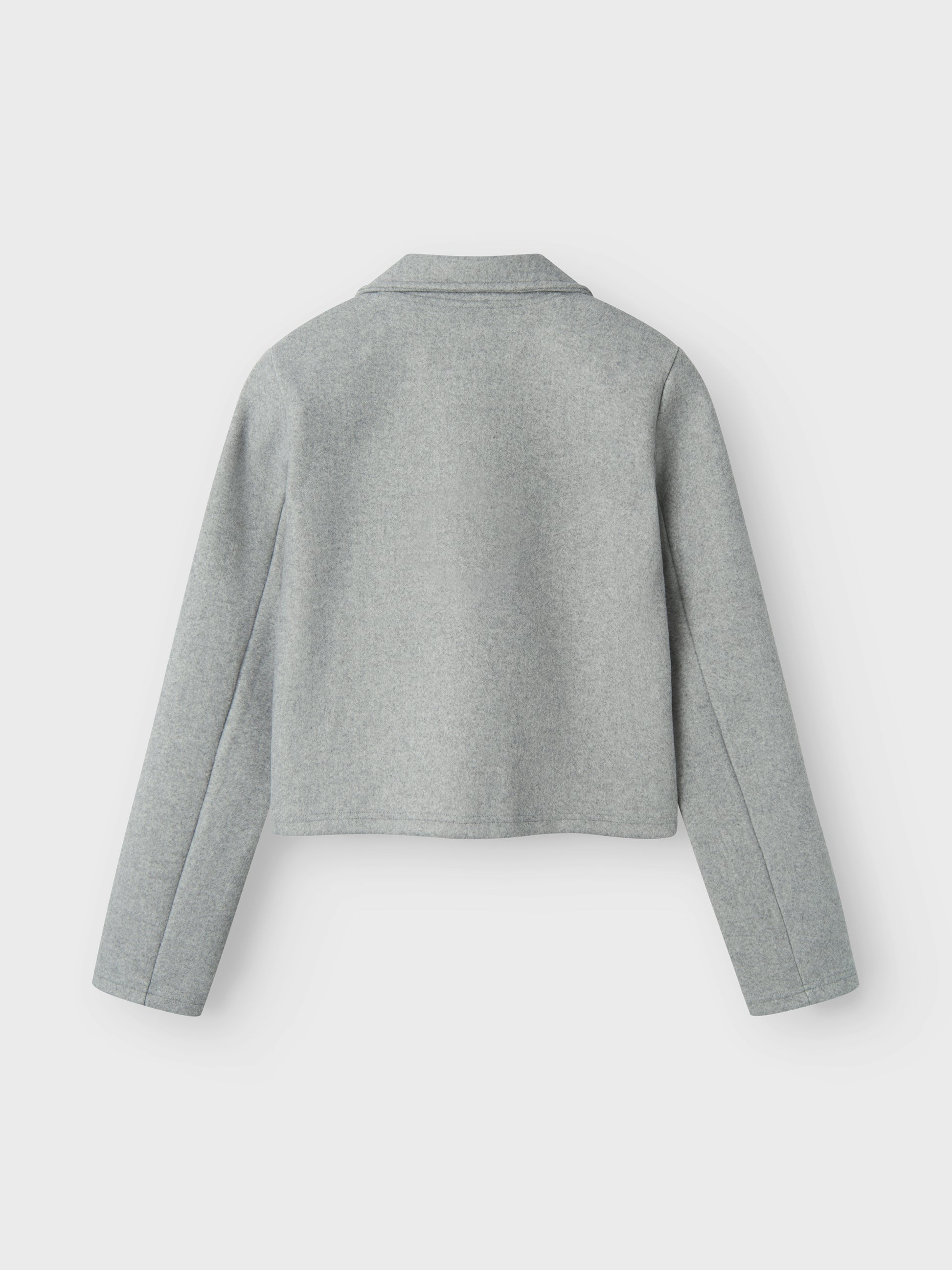 Snygg grå kort jacka till ungdom tjej som vill ha den perfekta jackan till alla tillfällen. Trenchcoat för den tendiga.
NLFLOVE LS SHORT TRENCH COAT
13238445