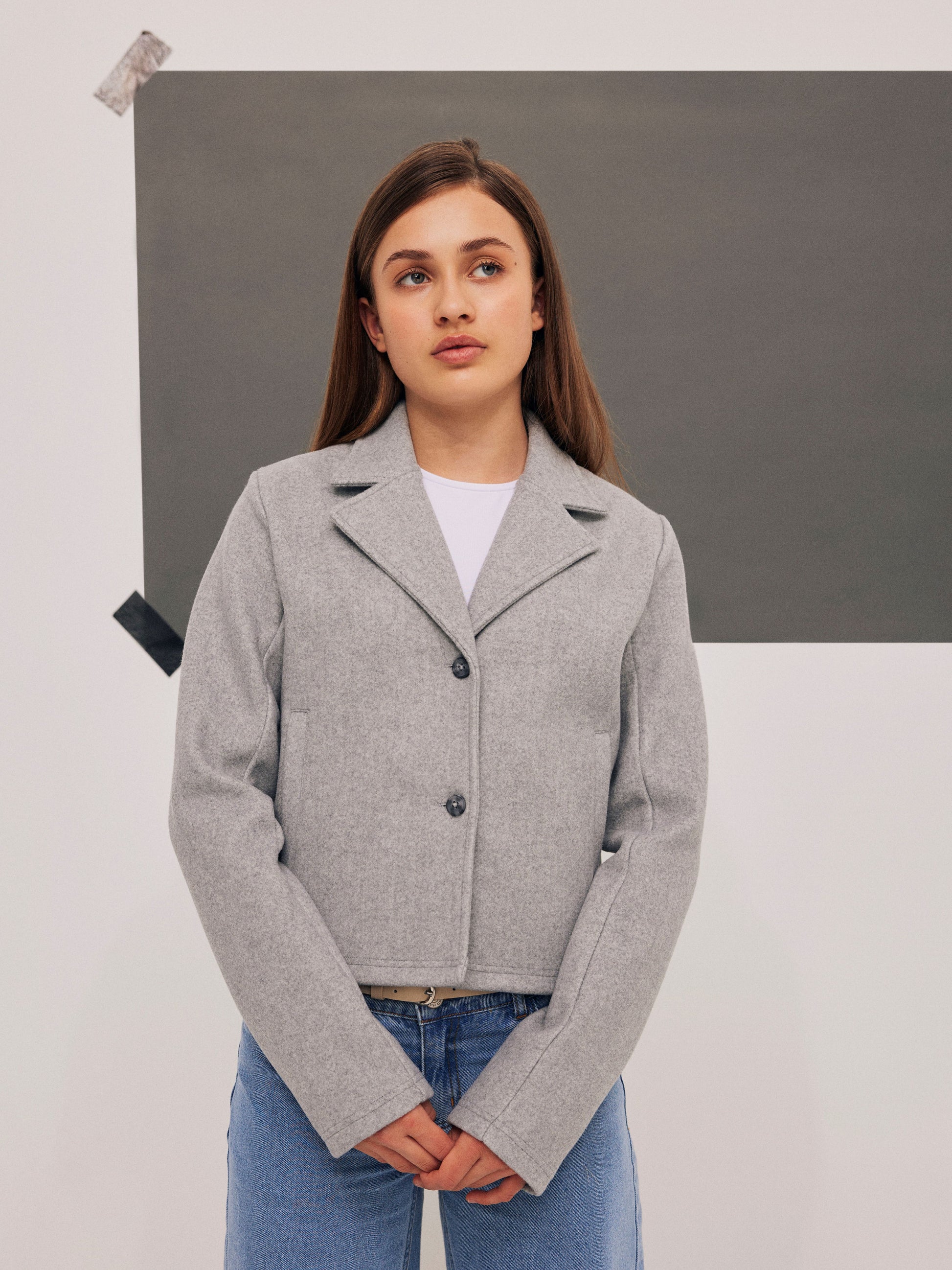 Snygg grå kort jacka till ungdom tjej som vill ha den perfekta jackan till alla tillfällen. Trenchcoat för den tendiga.
NLFLOVE LS SHORT TRENCH COAT
13238445