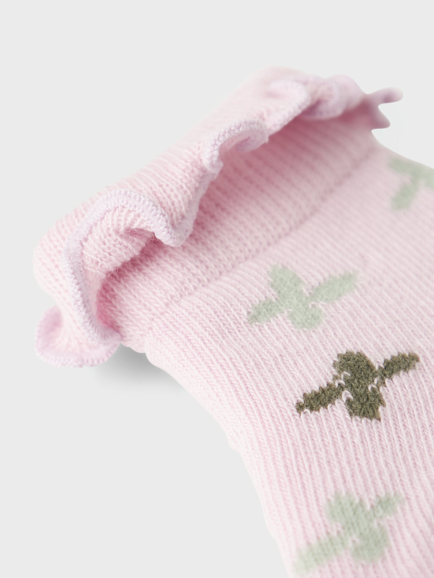 Rosa baby strumpor till bebis flicka. Babystrumpor från Name it. Ekologiska barnkläder.
NBFBITTAL SOCK
13238489