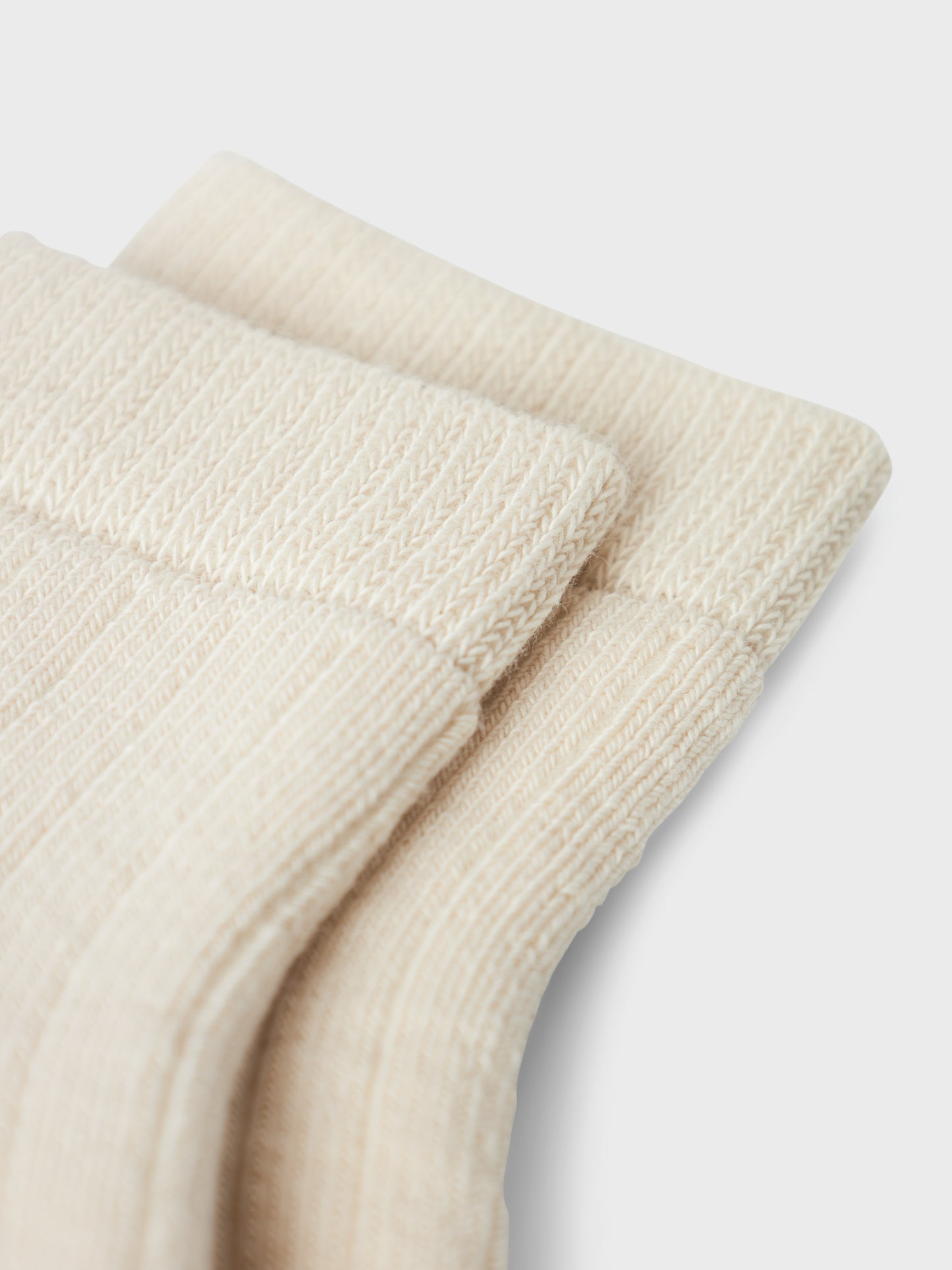 Unisex baby strumpa i enfärgad vit ekologisk bomull. Bebis strumpor till flicka och pojke.
NBNBAR TERRY FROTTE SOCK
13239144