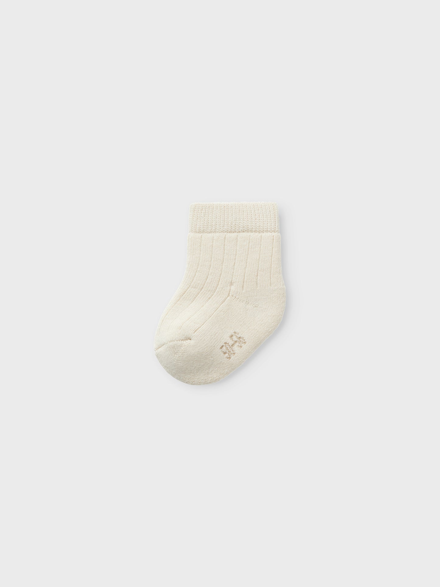 Unisex baby strumpa i enfärgad vit ekologisk bomull. Bebis strumpor till flicka och pojke.
NBNBAR TERRY FROTTE SOCK
13239144