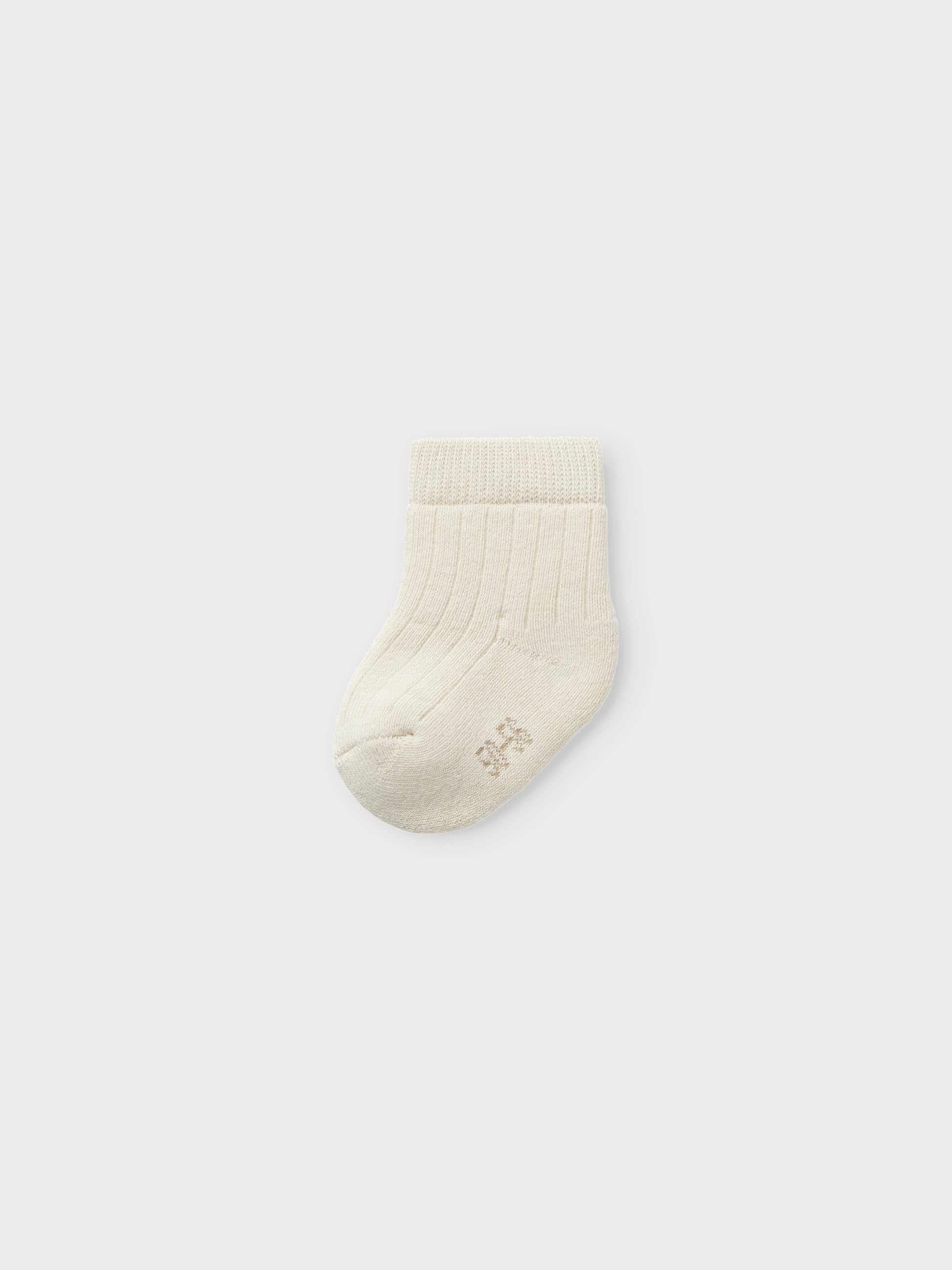 Unisex baby strumpa i enfärgad vit ekologisk bomull. Bebis strumpor till flicka och pojke.
NBNBAR TERRY FROTTE SOCK
13239144