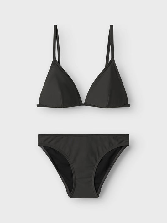 Packa ner trendiga badkläder och gör dig redo för semester eller en dag på stranden. Ungdom svart bikini till trendig tjej som vill ha trekants bh och vadderade kupor. Snygg stilren bikini.

13239208 
NLFZILSE BIKINI
