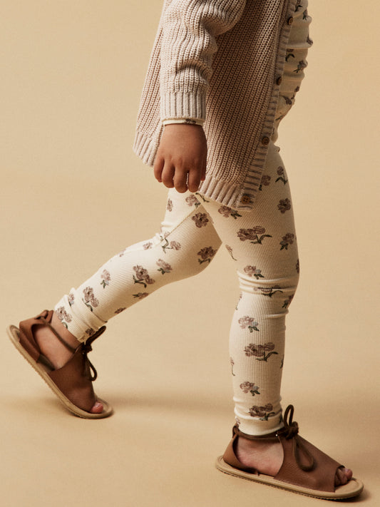Blommig leggings till flicka i ekologisk bomull från Lil' Atelier.
NMFGAVO EFI SLIM LEGGING LIL NOOS
13239259