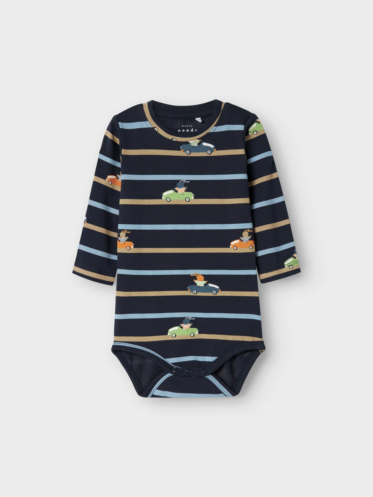 Mörk blå mönstrad baby body till pojke. Ekologiska babykläder till kille med små djur i bilar på.
NBMVROELS LS BODY BOX
13226071