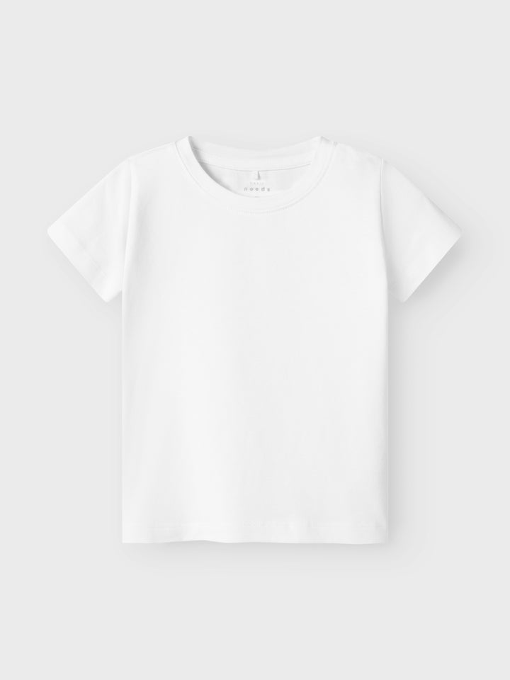 Vit kortärmad topp till flicka. Tjej t-shirt helvit i ekologisk bomull.
NMFVIBBI SS TOP NOOS
13240375