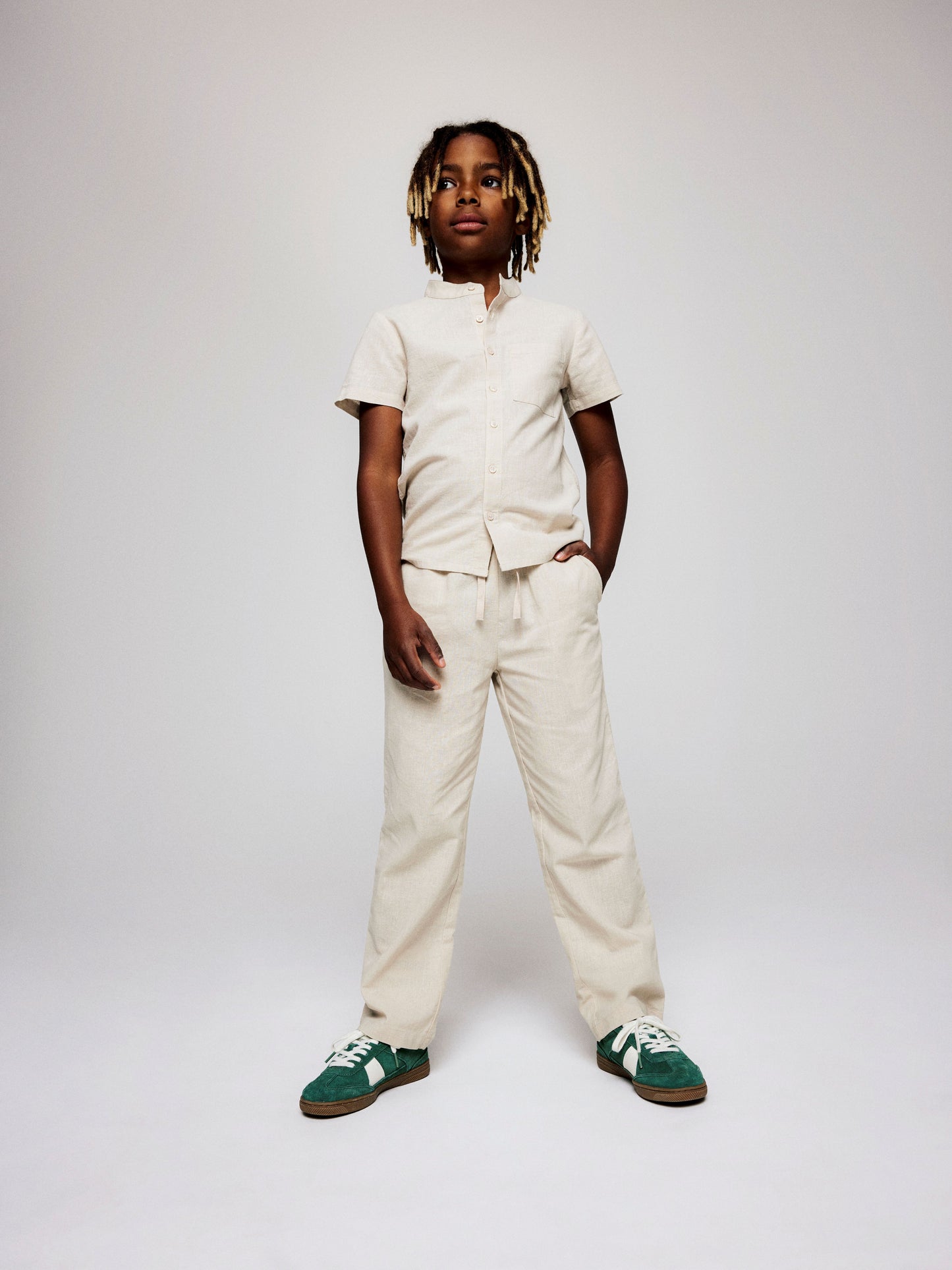 Beige rak linne byxa till kille. Skön linnebyxa till pojke, barn och ungdom. Snygg, sval och sköna byxor i lin från Name it, ekologiska barnkläder.
NKMFALINNEN PANT
13240459