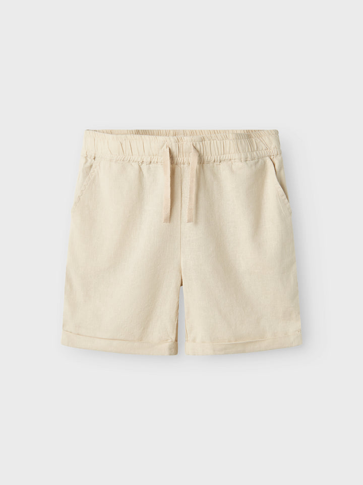 Beige linne shorts till pojke. Linneshorts till kille barn och ungdom.
NKMFALINNEN SHORTS
13240460