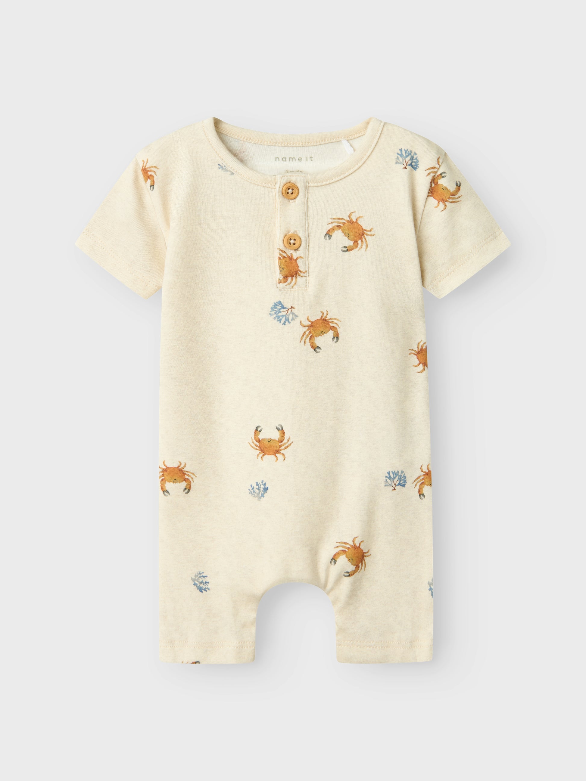 Söt baby sunsuit med små krabbor i mönster. Soldräkt till bebis pojke, ekologiska baby kläder från Name it.
NBMFABIO SUNSUIT
13240947