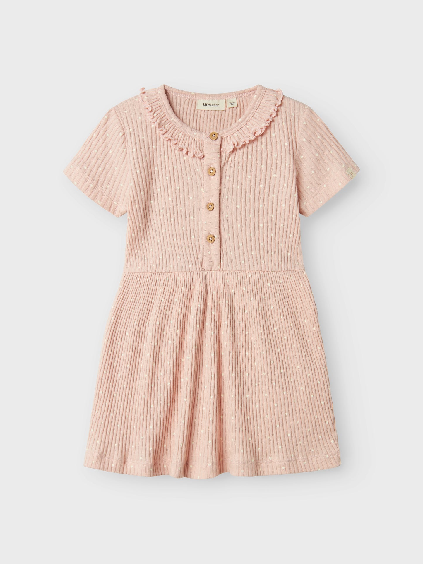 Söt rosa barn klänning med knappar fram till flicka. Ekologiska barnkläder från Lil 'Atelier. Prickig gammeldags klänning.
NMFFIDUCIA SS DRESS LIL
13240778