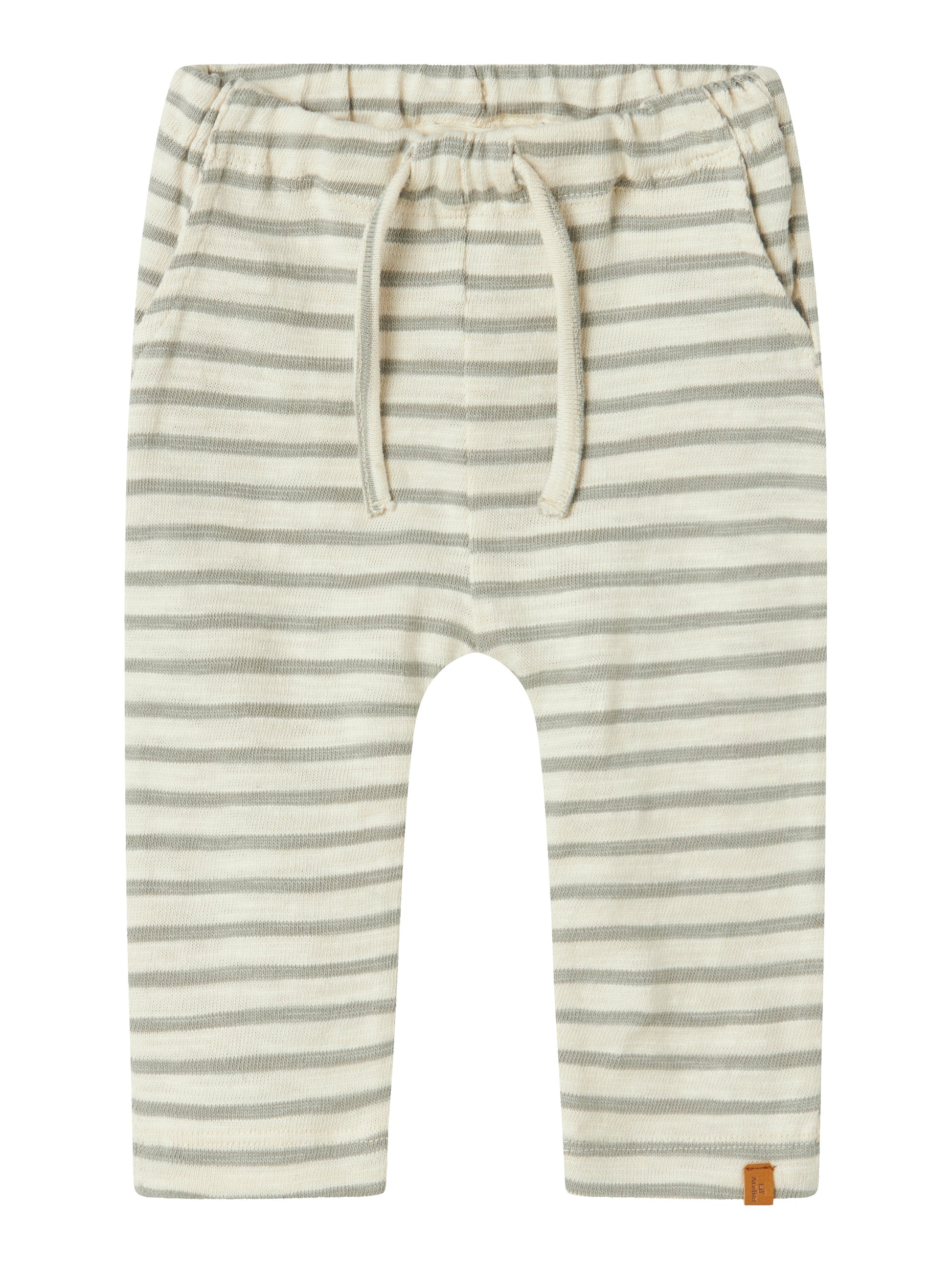Randig Baby Byxa i grå och vit. Byxor till bebis pojke. Ekologiska babykläder från Lil 'Atelier.
NBMDENJI PANT LIL
13240845
