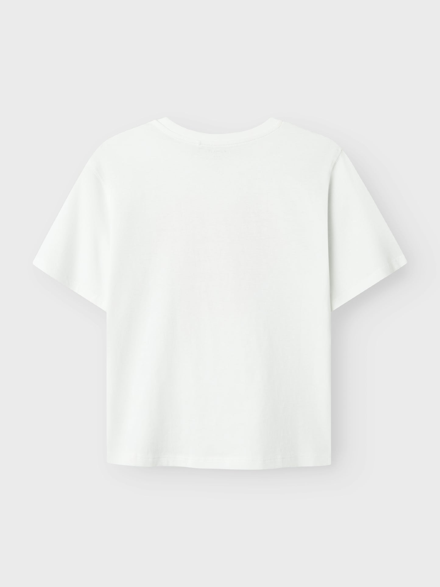 Snygg vit kortärmad t-shirt med randigt rött hjärta till flicka. Tjej topp i ekologisk bomull från Name it.
NKFFESKO SS NREG TOP
13241497