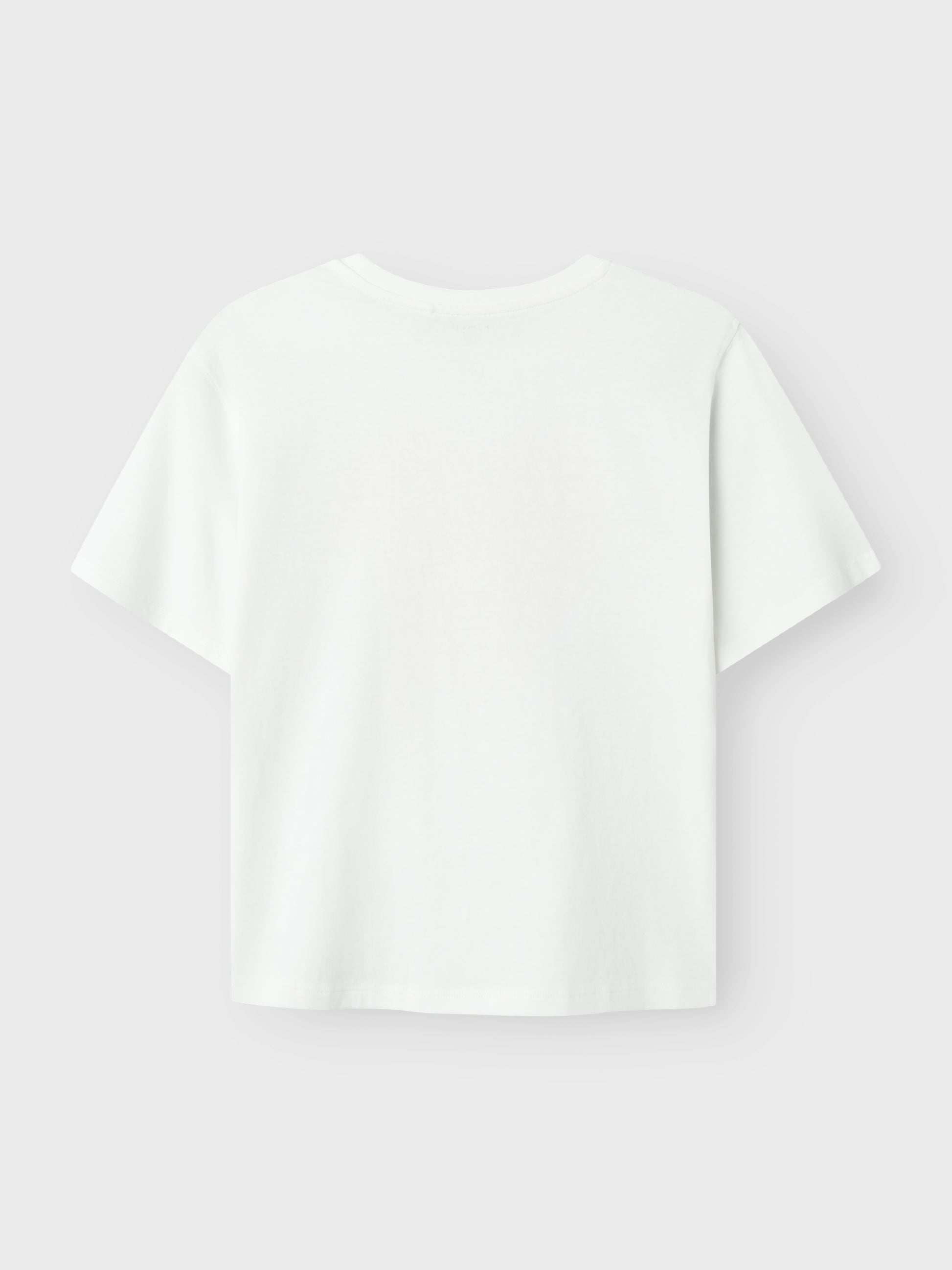 Snygg vit kortärmad t-shirt med randigt rött hjärta till flicka. Tjej topp i ekologisk bomull från Name it.
NKFFESKO SS NREG TOP
13241497