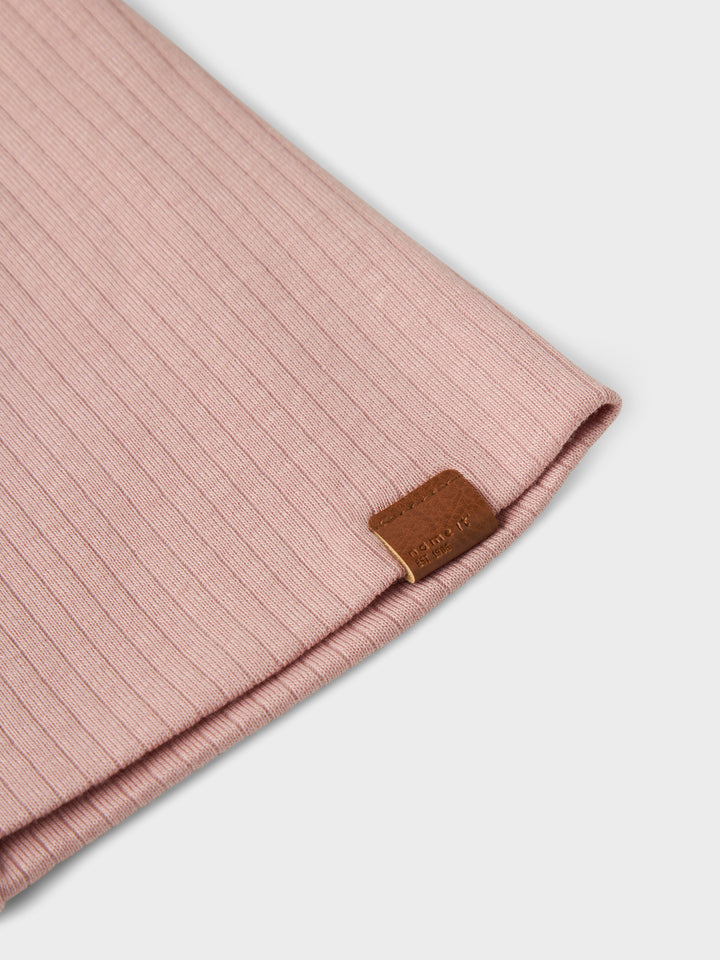 Tunn rosa mössa till flicka. Vår mössa, ekologiska barnkläder från Name it.
NMNMEX BEANIE
13238330