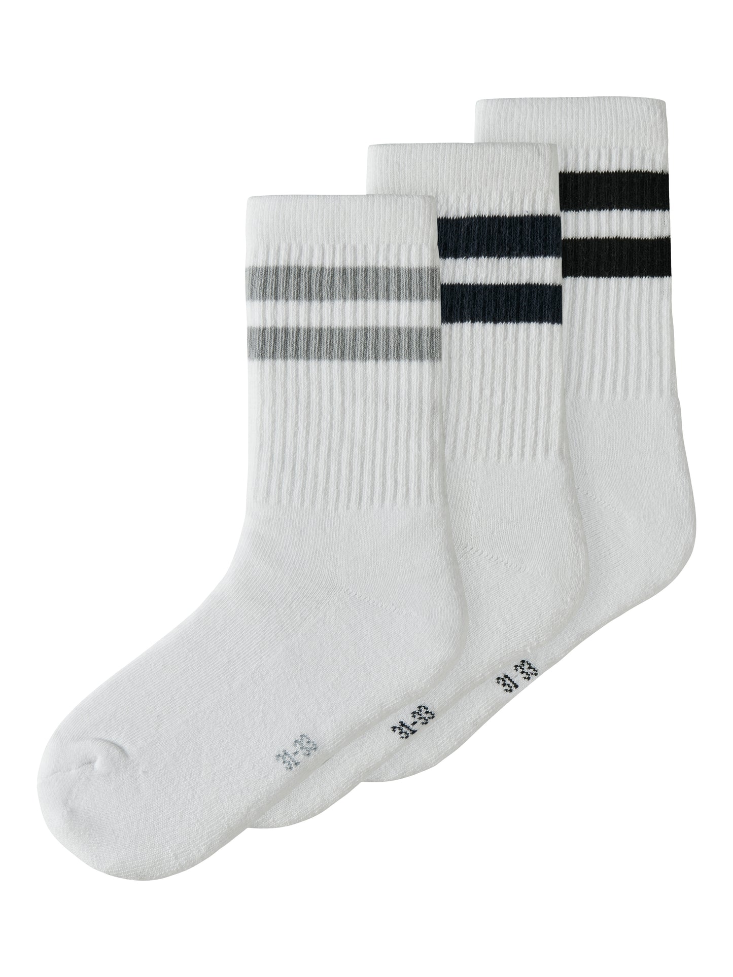 3-pack tubsocka, tennis strumpor i vitt med ränder i olika färger. Barn strumpor till pojke, kille i ekologisk bomull. Kläder från Name it.
NKMNAN 3P SOCK
13239784