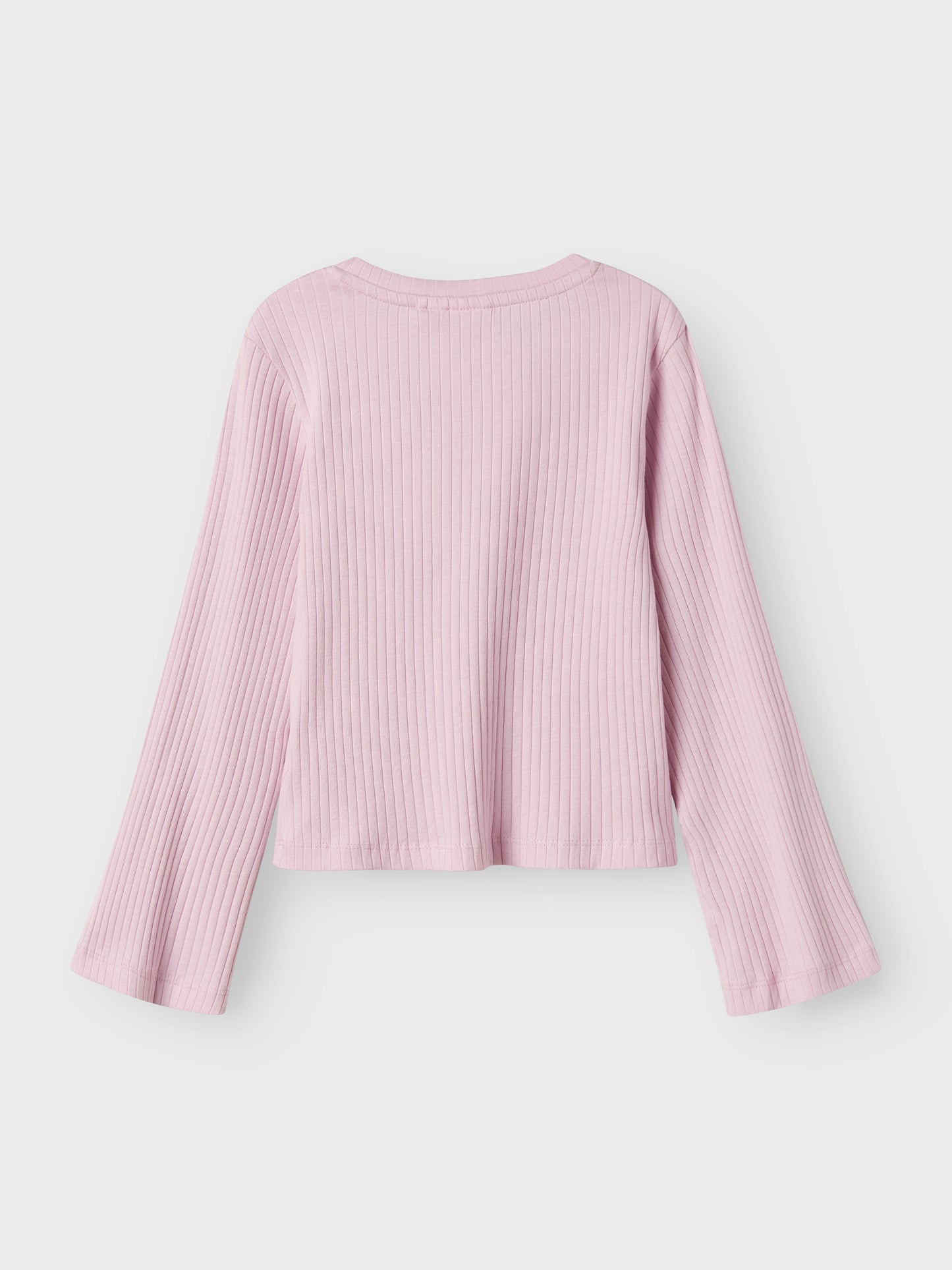 Snygg rosa ribbad tröja i ekologisk bomull till tjej. Ungdomströja med vid ärm till flicka.
NKFKALO LS SHORT TOP
13235803