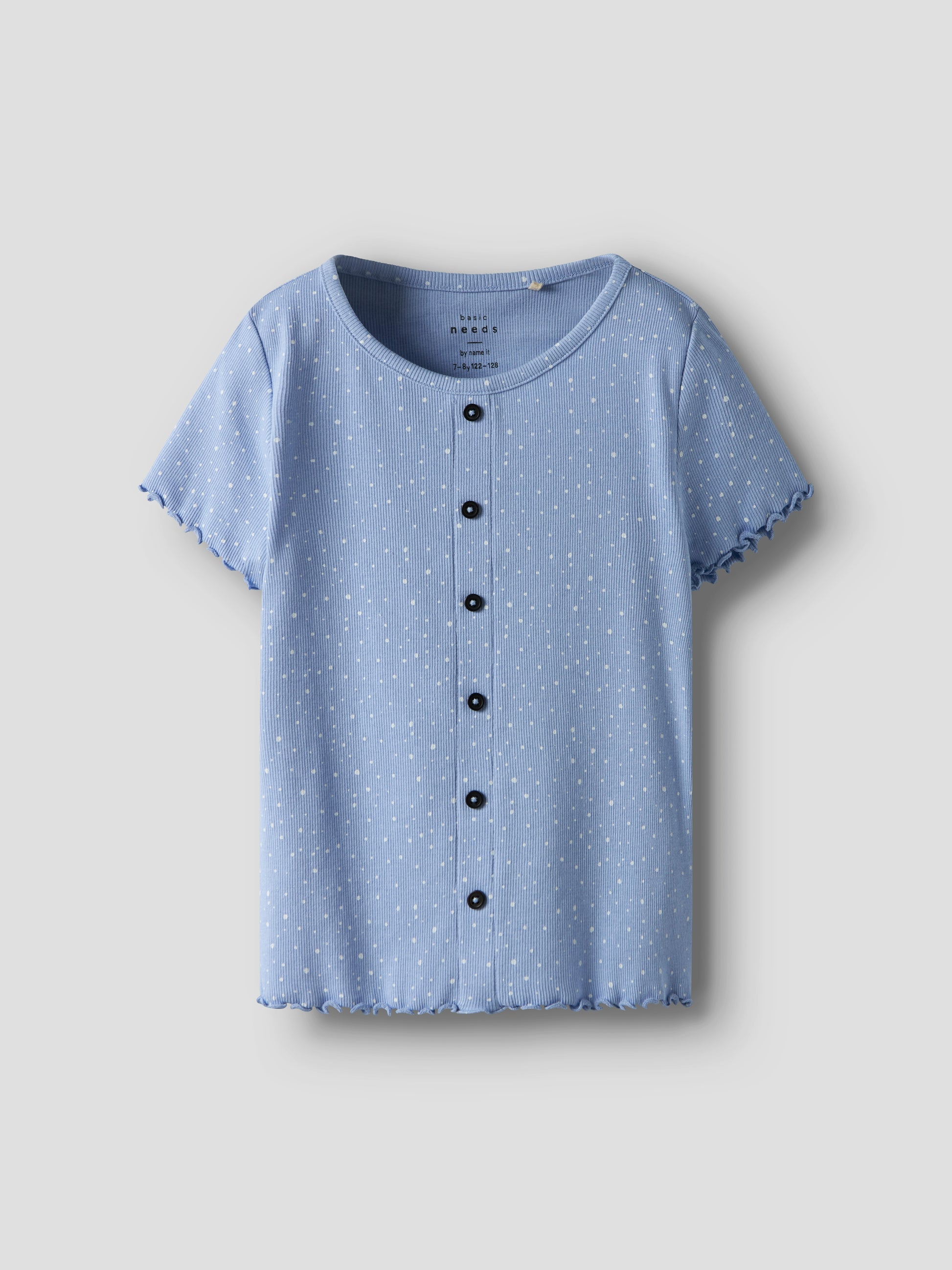 Prickig blå topp med kort ärm till flicka. Tjej t-shirt från Name it med knappar.
NKFVEMIA AOP SS SLIM TOP
13227478