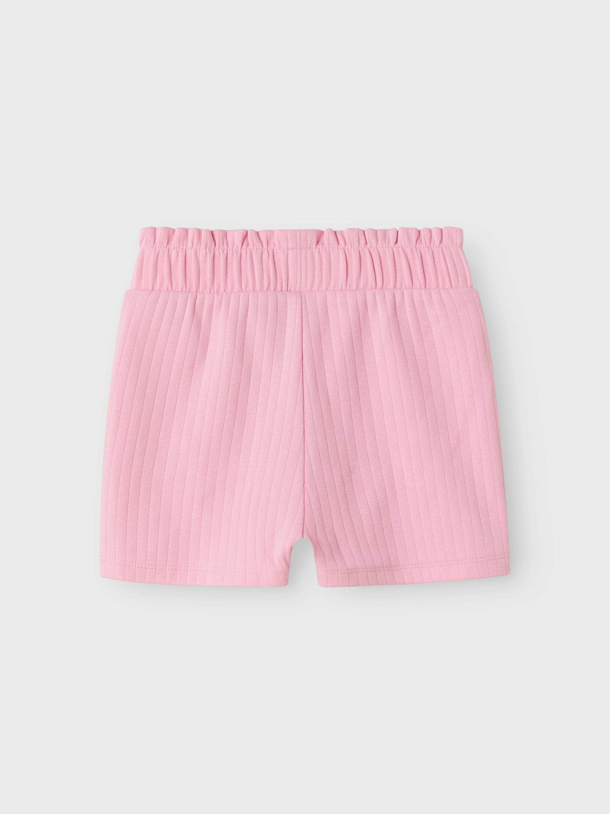 Rosa shorts till flicka. Ribbade korta shorts från Name it.
NMFSURAJALI SHORTS NOOS
13240413