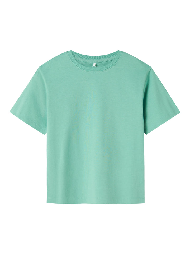 Grön t-shirt till kille från Name it. Kortärmad tröja till pojke i loose fit.
NKMVOBBO SS NREG TOP NOOS
13238968