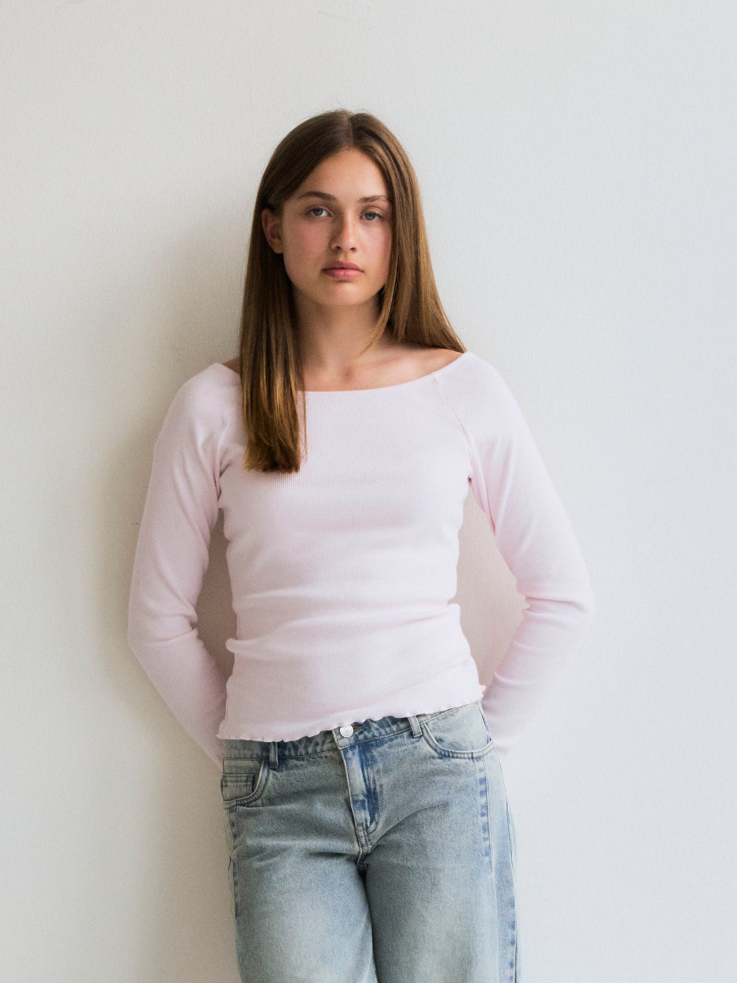 Snygg rosa topp med båthals till ungdom tjej. Långärmad tröja, enfärgad och enkel.
NLFRILLE LS SOLID BOATNECK TOP
13244793