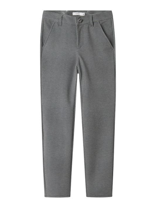 Grå rutig chinos till pojke. Byxor med mycket stretch i skön modell till kille. 
NKMSILAS COMFORT PANT 1152-GS D
13227800