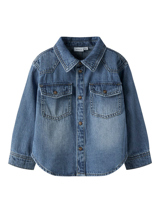 Blå jeans skjorta till pojke. Ekologisk jeansskjorta i denim från Name it till liten kille.
NMMBLUE OZ DNM LS SHIRT 6677-OZ B
13247791