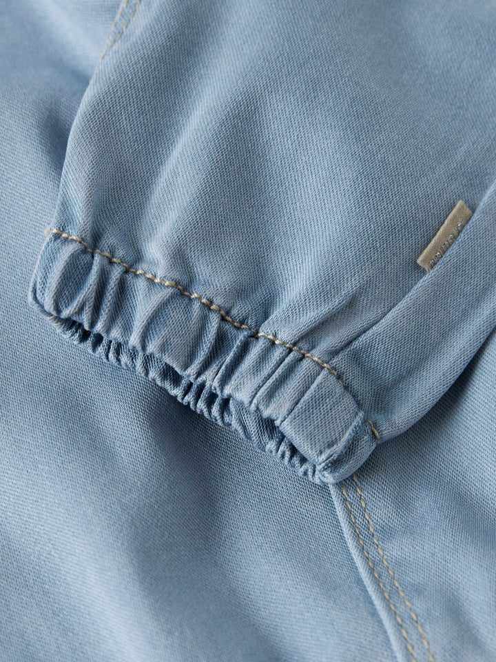Ljus blå baby jeans till bebis flicka. Mjuka sköna baby byxor till nyfödd tjej.
NBFROSE R JEANS 2090-TO NOOS
13247881