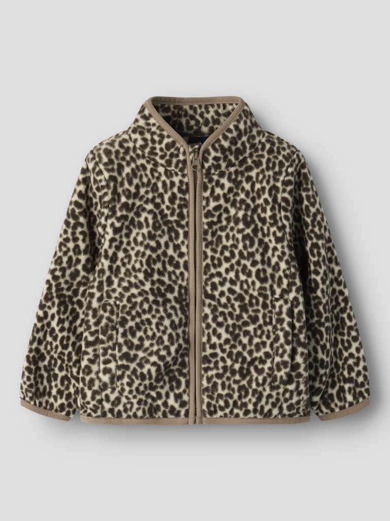 Cool leopard mönstrad fleece jacka till flicka. Fleecejacka, fleece tröja i leo mönster till flicka och pojke.
Fleece kläder från Name it.
NMFMEEKO FLEECE JACKET AOP2 NOOS
13243654