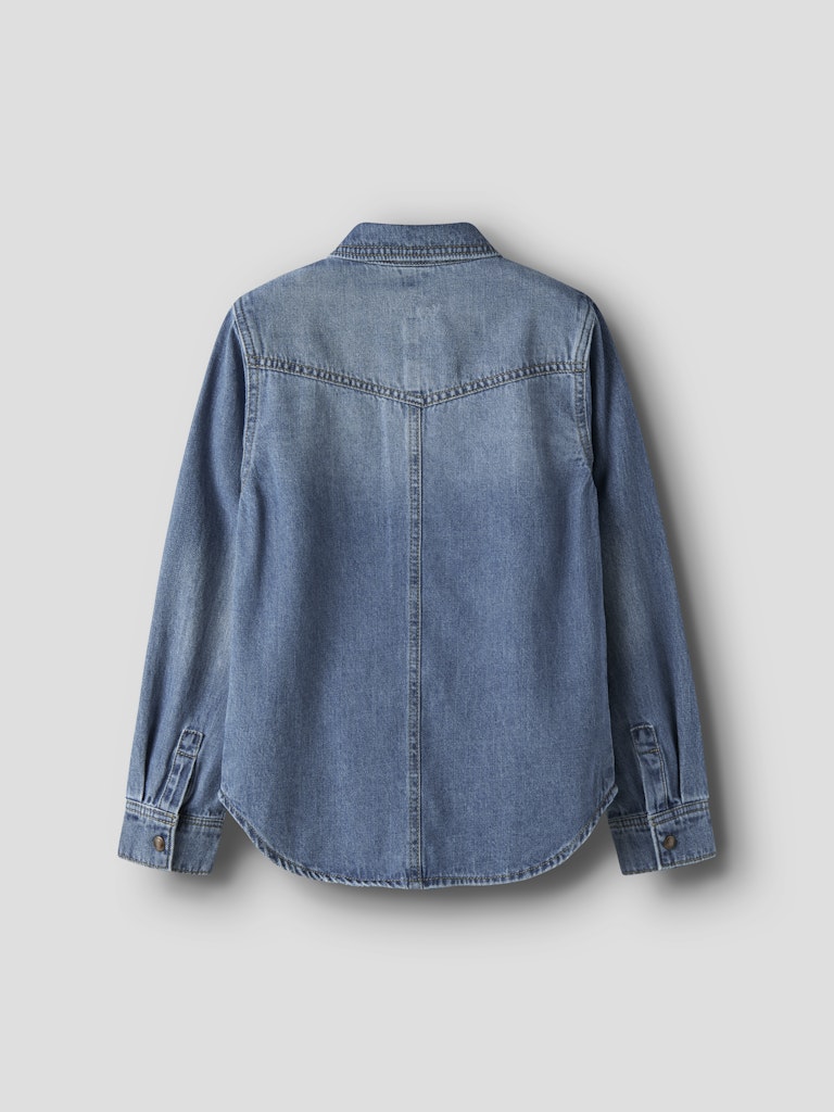 Blå jeans skjorta till pojke. Jeansskjorta i denim till barn, ekologiska barnkläder från Name it.
NKMKIM DNM LS SHIRT 6677-OZ T
13249527