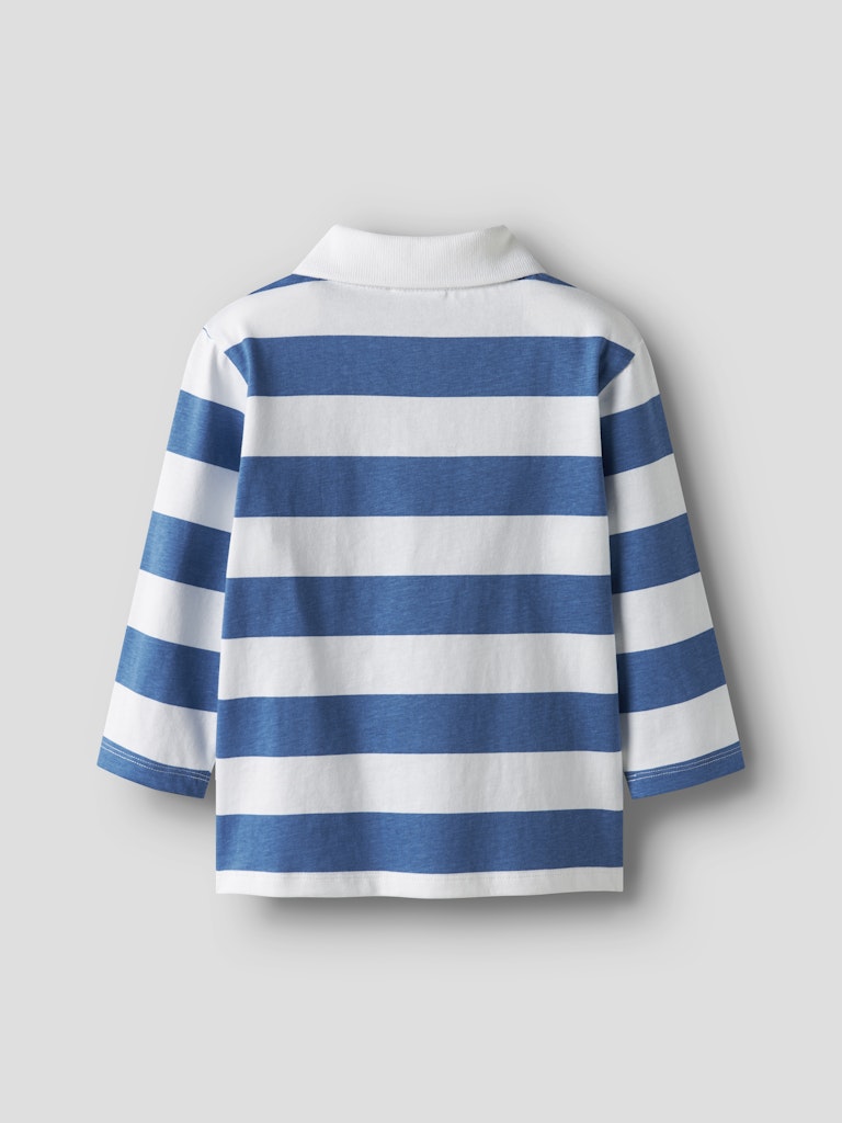 Blå och vit randig långärmad piké tröja till pojke. Klassisk Pike tröja med vit krage från Name it.
NMMBENNI LS NREG POLO PB
13251002