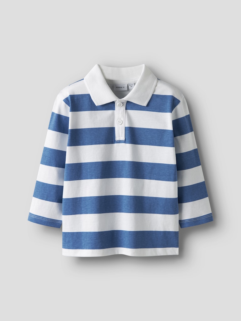 Blå och vit randig långärmad piké tröja till pojke. Klassisk Pike tröja med vit krage från Name it.
NMMBENNI LS NREG POLO PB
13251002