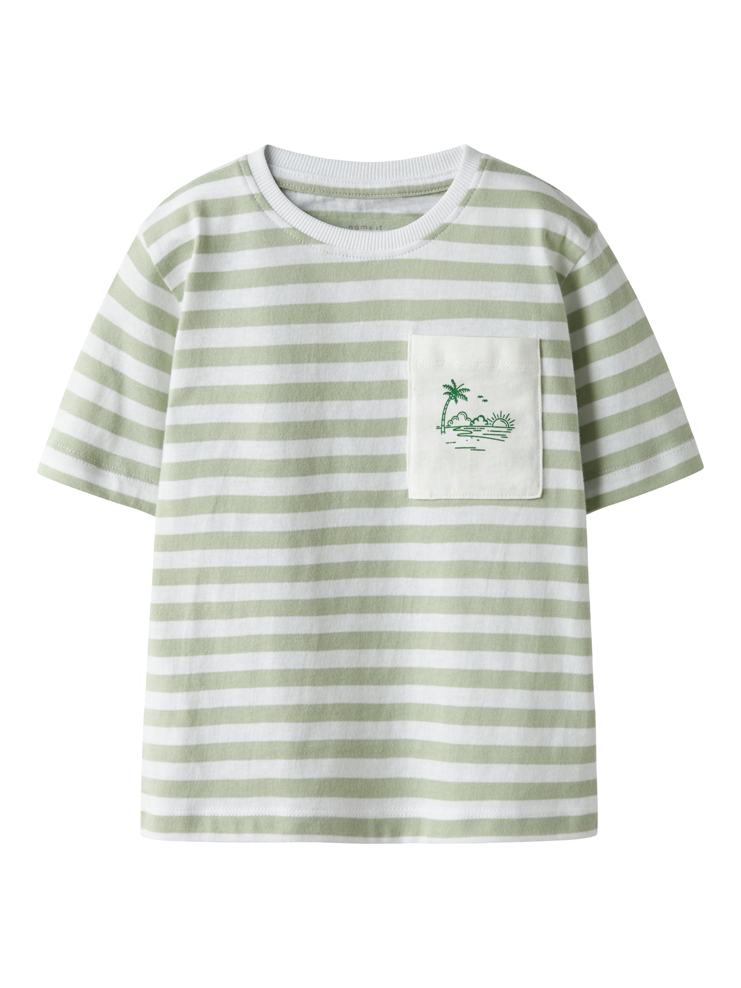Grön och vit randig kortärmad t-shirt till pojke. Barn tröja randig med bröst ficka till pojke från Name it.
NMMJESPER SS NREG TOP BOX PB
13251048